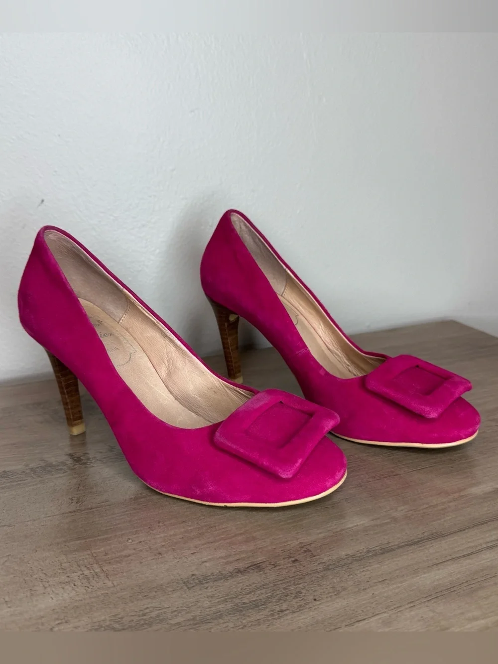 Roger Vivier Fuchsia Pink Suede Buckle Trompette Pump Heels Vintage